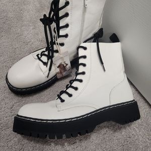 Whote combat boots